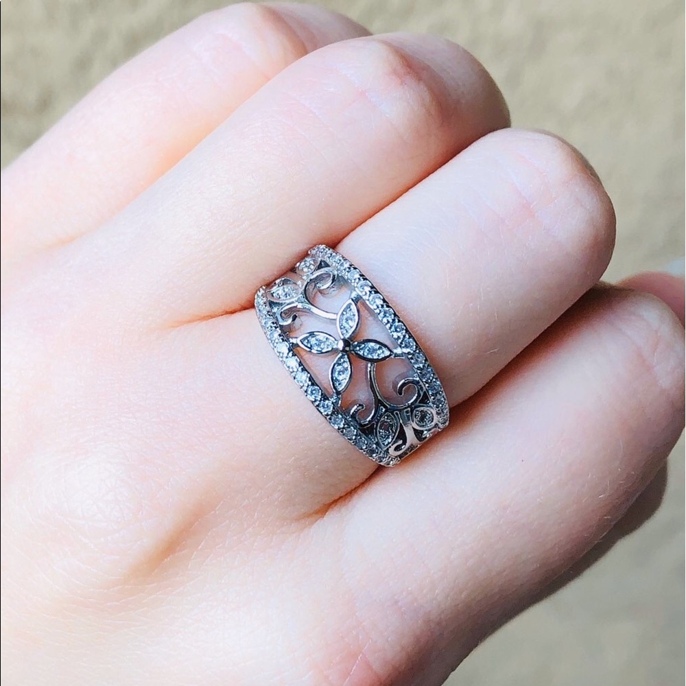 Flower New Zircon Stone Ring - Picture 3 of 7
